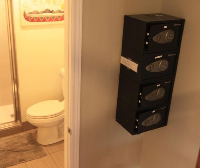 هاستل The Clarence Park