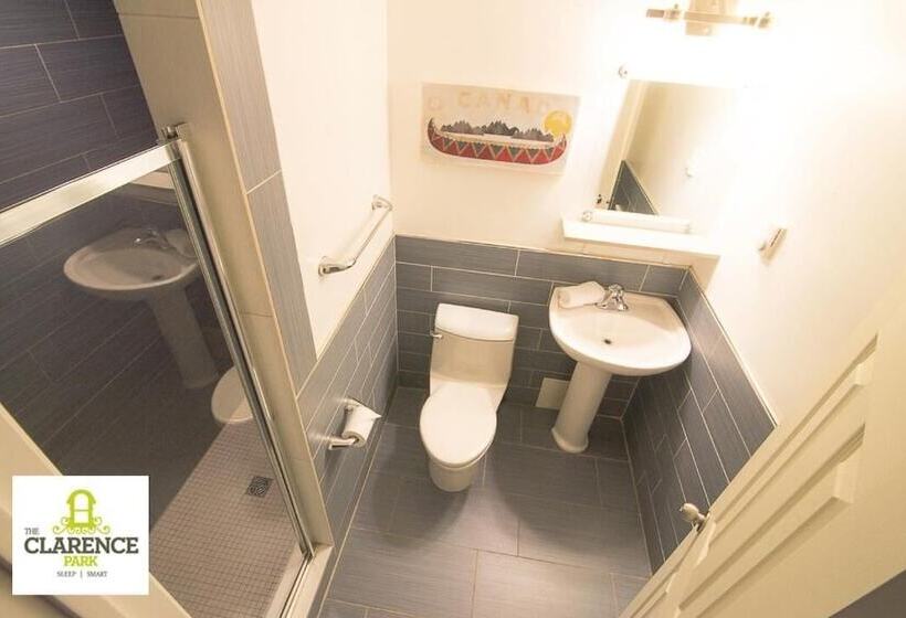 هاستل The Clarence Park