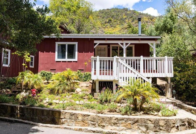 فندق Circle Bar B Guest Ranch