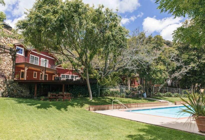 فندق Circle Bar B Guest Ranch