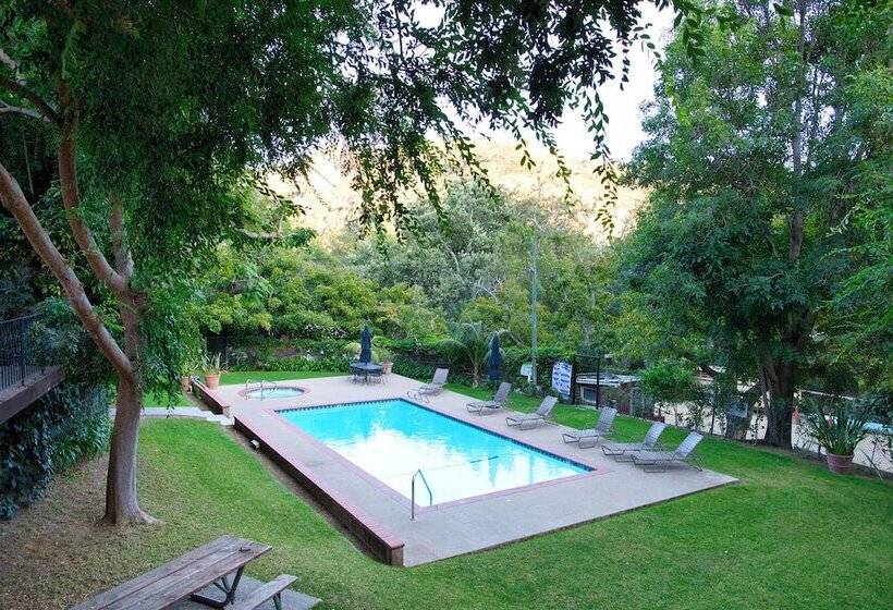 فندق Circle Bar B Guest Ranch