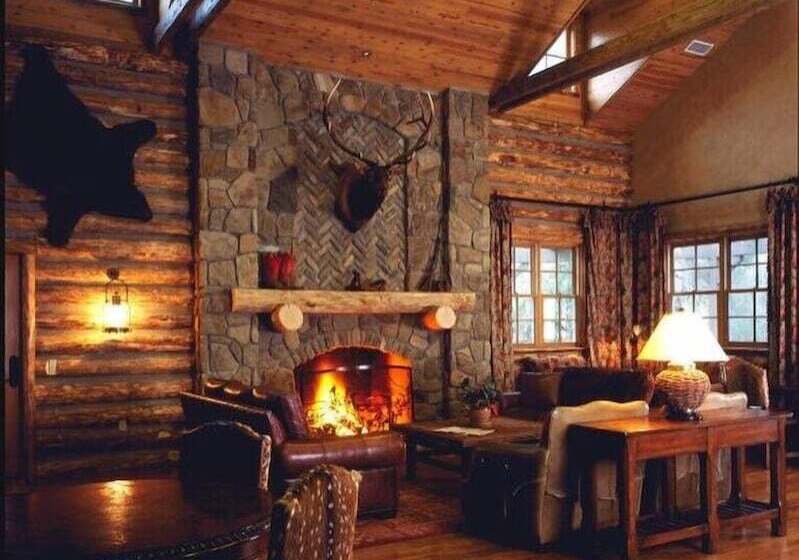 فندق Circle Bar B Guest Ranch