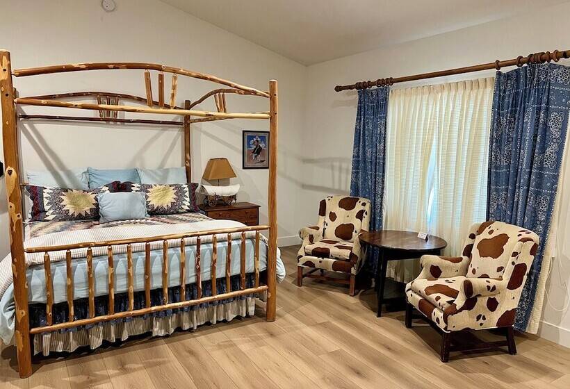 فندق Circle Bar B Guest Ranch