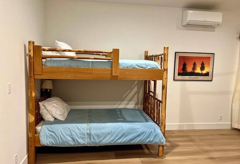 فندق Circle Bar B Guest Ranch