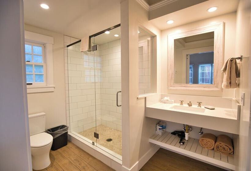 فندق Circle Bar B Guest Ranch