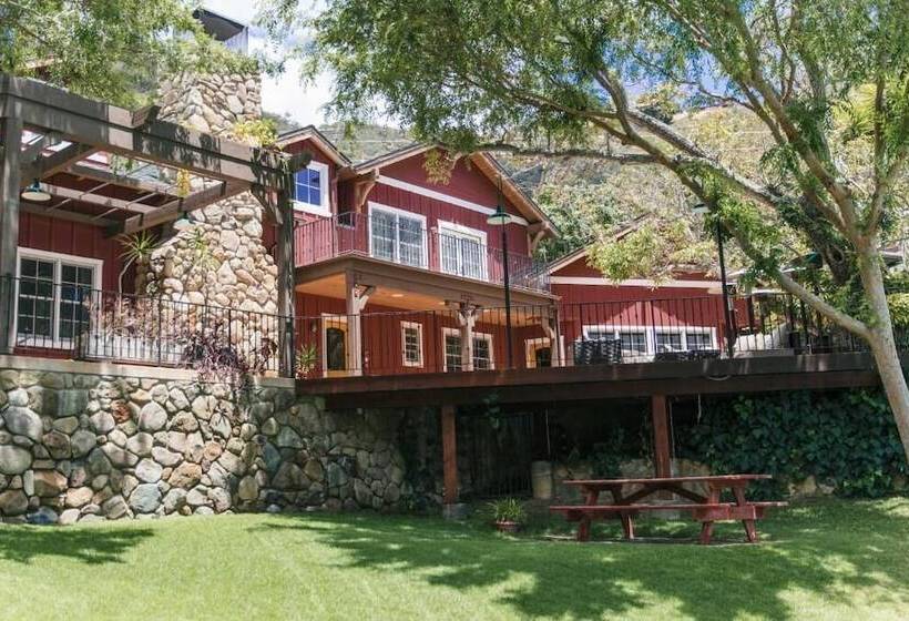 فندق Circle Bar B Guest Ranch