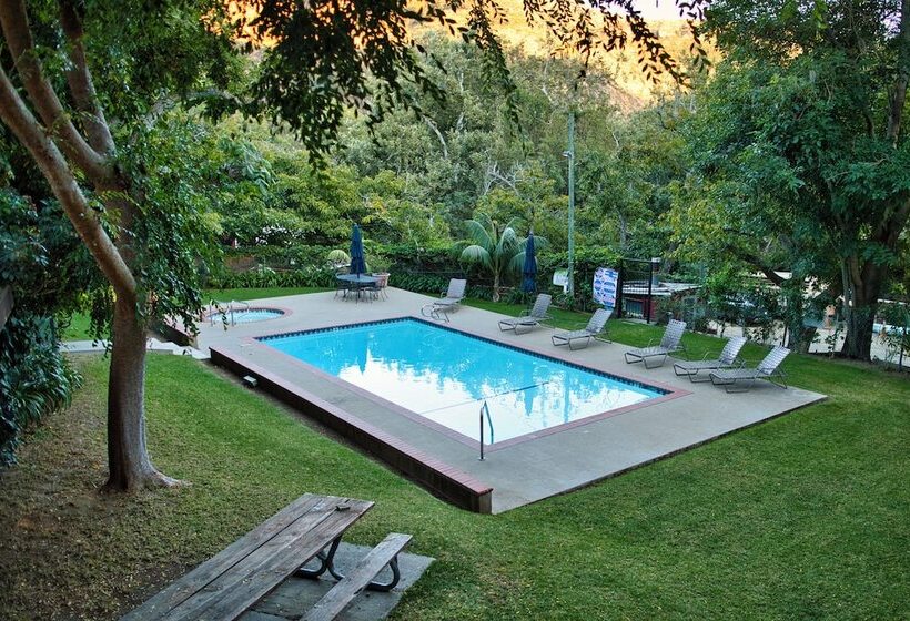 فندق Circle Bar B Guest Ranch