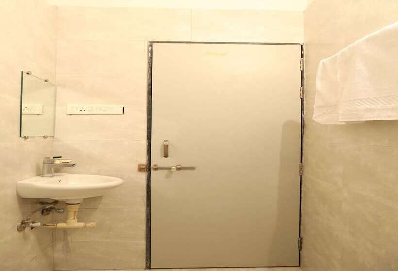 هتل Fabexpress Osca Inn