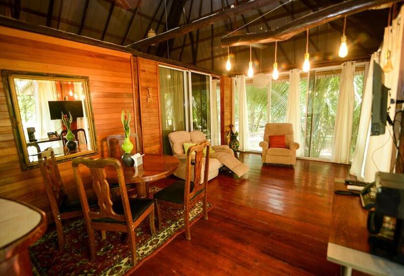 Отель Kikiwitz Resort