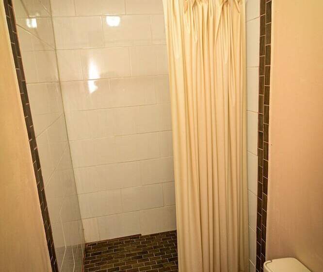 فندق Kikiwitz Resort