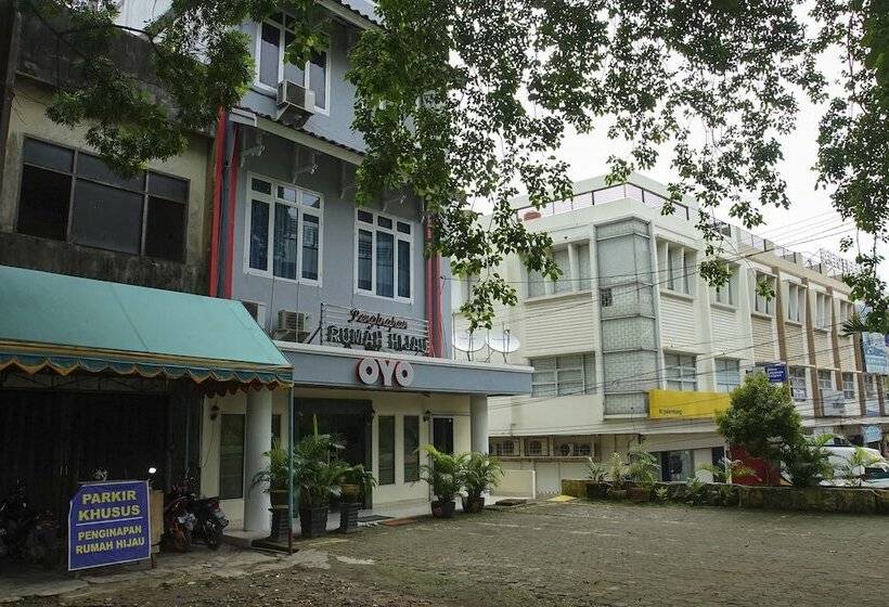 ホテル Oyo 236 Penginapan Rumah Hijau