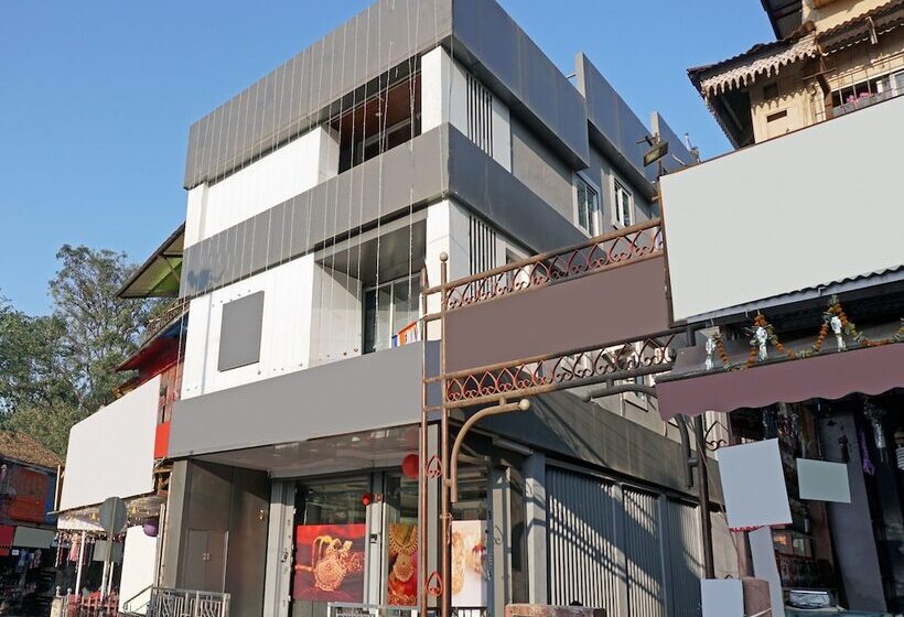 בית מלון כפרי Oyo 23624 Panchgani Inn