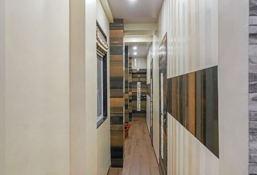 בית מלון כפרי Oyo 23624 Panchgani Inn