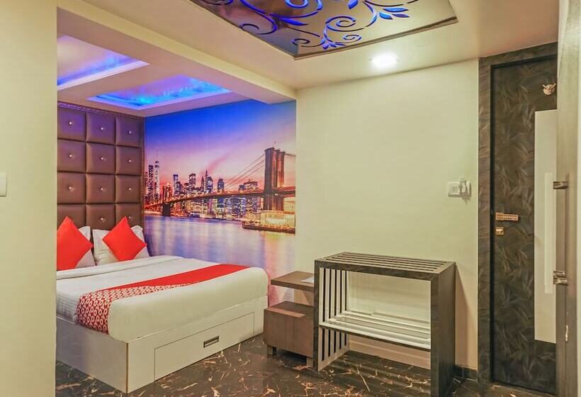 בית מלון כפרי Oyo 23624 Panchgani Inn