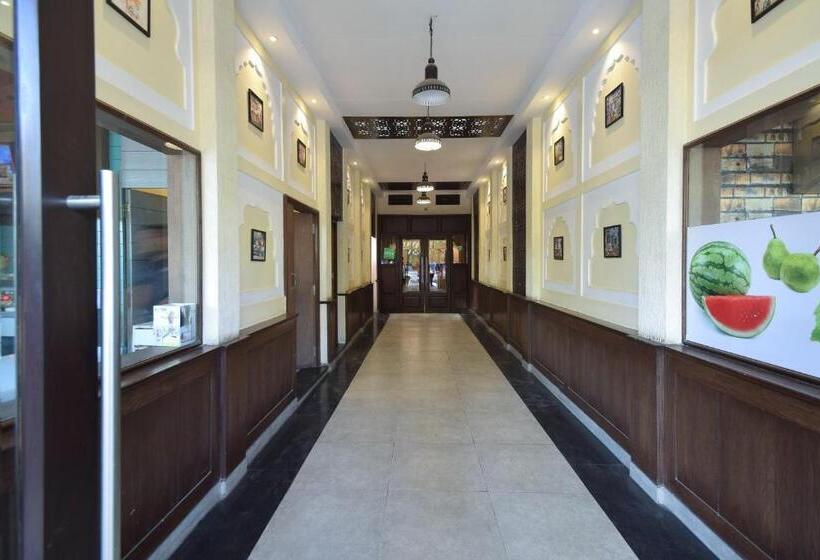 فندق Oyo 24408 Nirmala Guest House