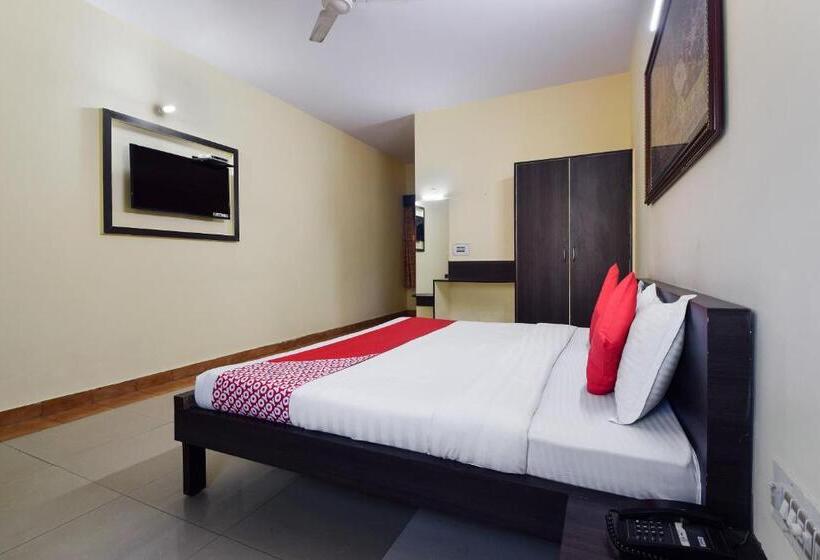 فندق Oyo 24408 Nirmala Guest House