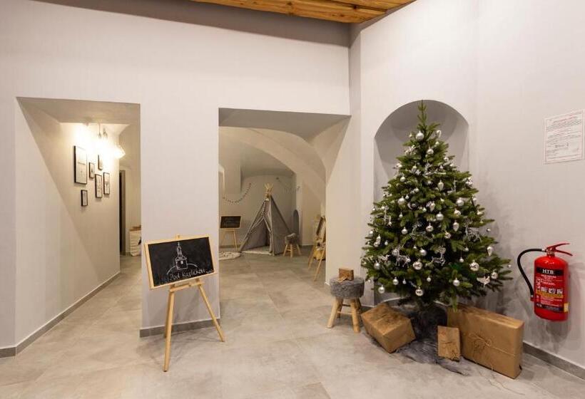 هتل Pod Kapličkou