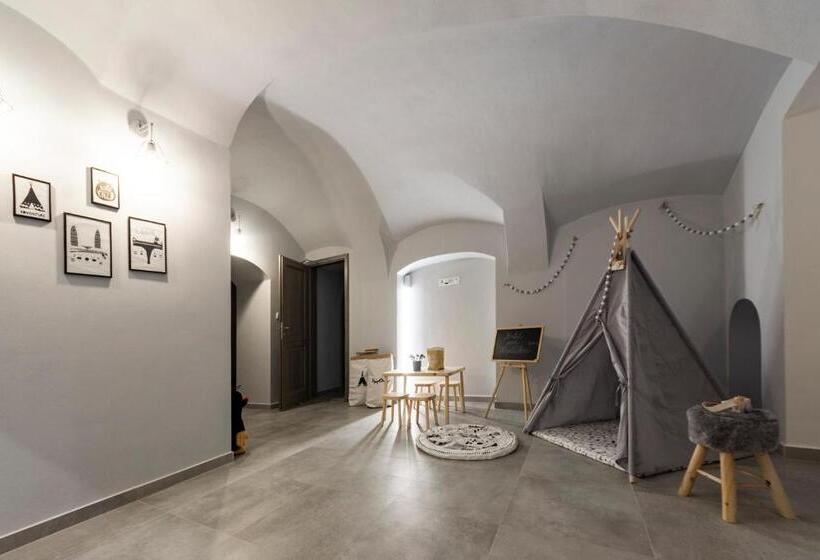 هتل Pod Kapličkou