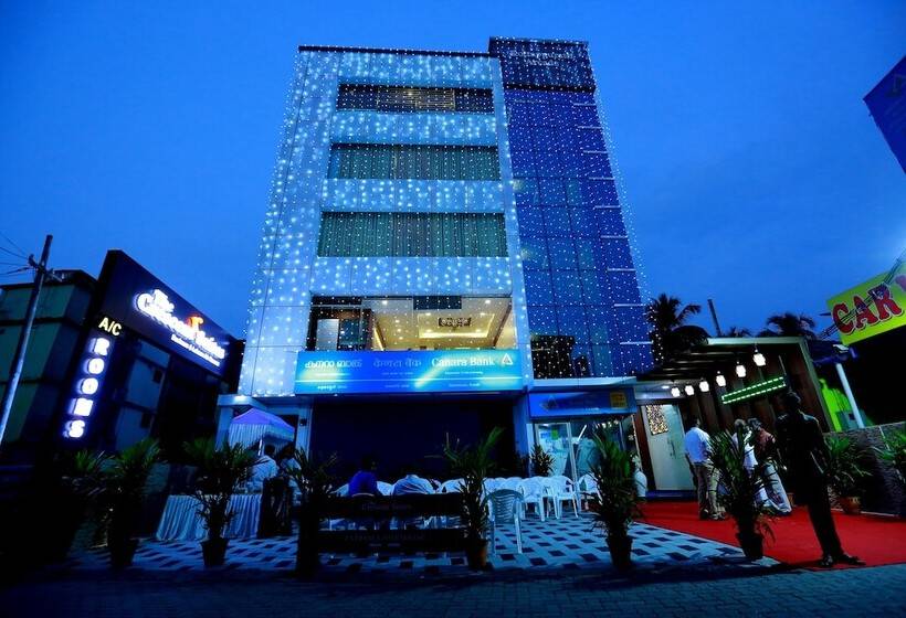 호텔 The Crescent Suites