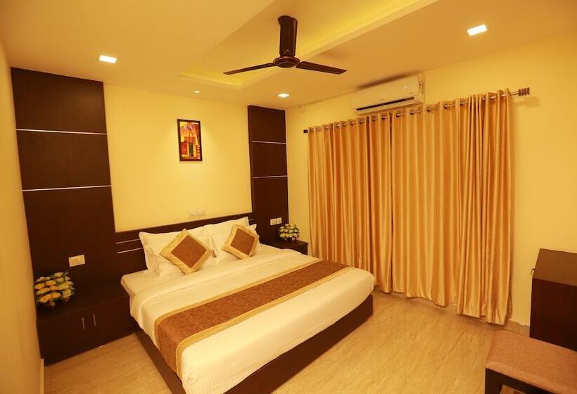 호텔 The Crescent Suites