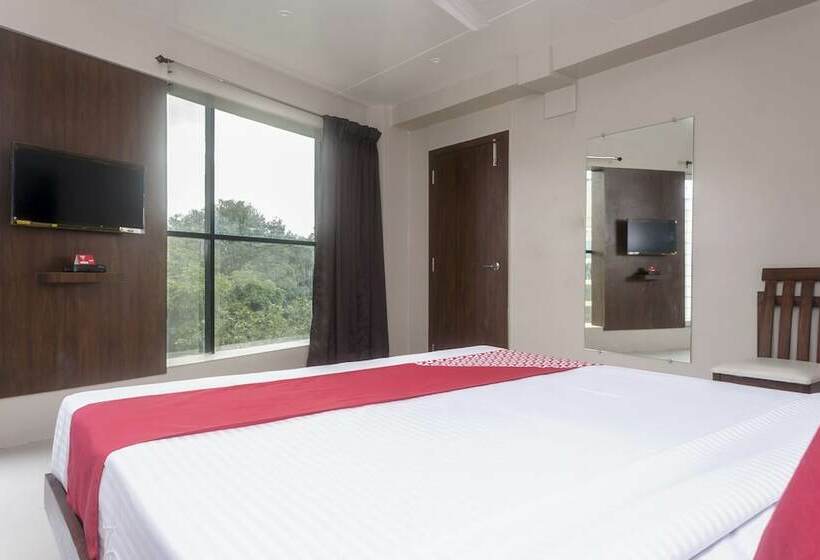 Отель Treebo Trip Grand Pune