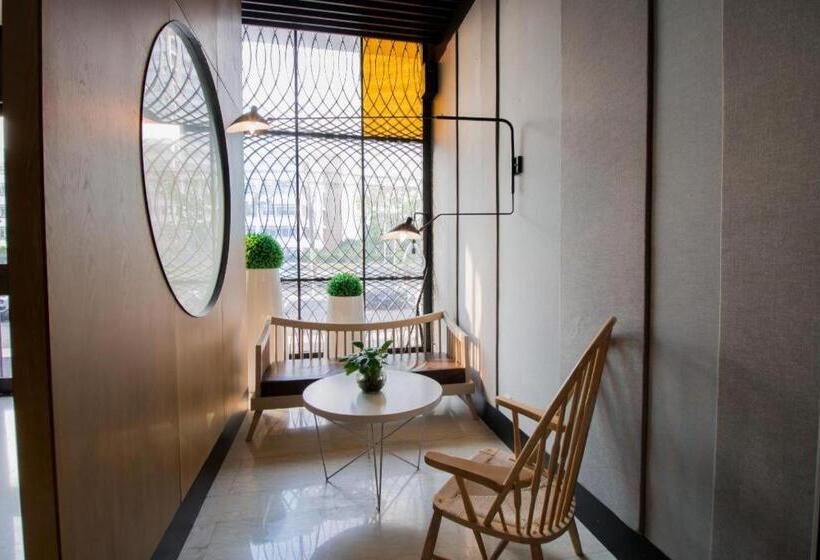 Yitel Hotel Shanghai Hongqiao Caohejing Hongmei Road Metro Station