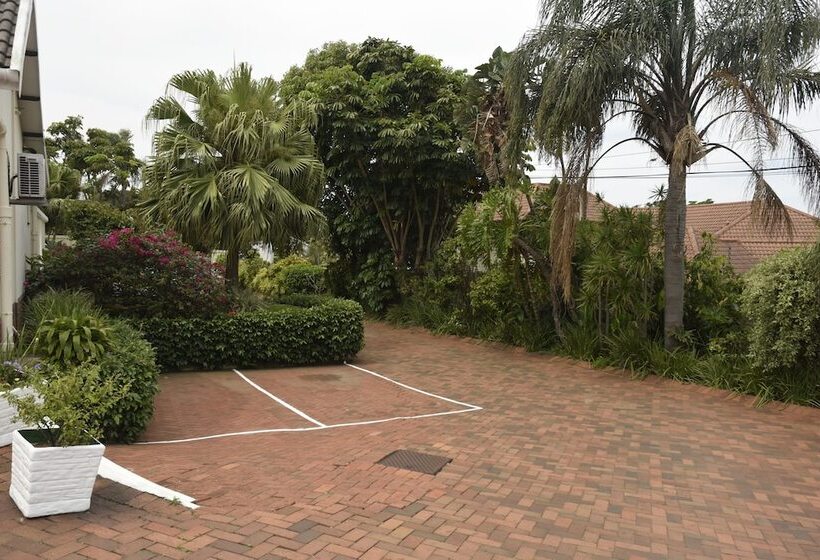 膳宿费 Berkeley House