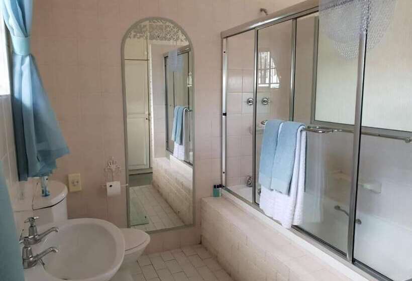 膳宿费 Berkeley House