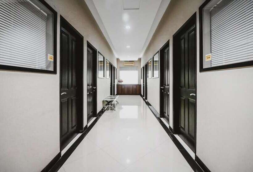 膳宿费 Reddoorz Near Kebon Jeruk Jakarta