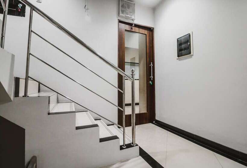 膳宿费 Reddoorz Near Kebon Jeruk Jakarta