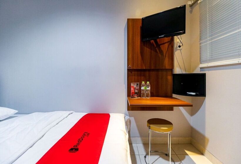 膳宿费 Reddoorz Near Kebon Jeruk Jakarta