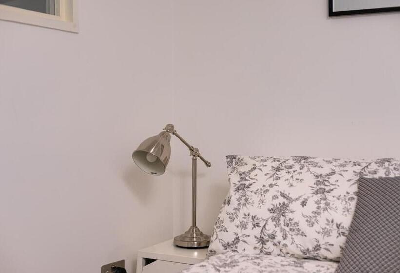 Reading Kings Road Lodge By Creatick Apartments