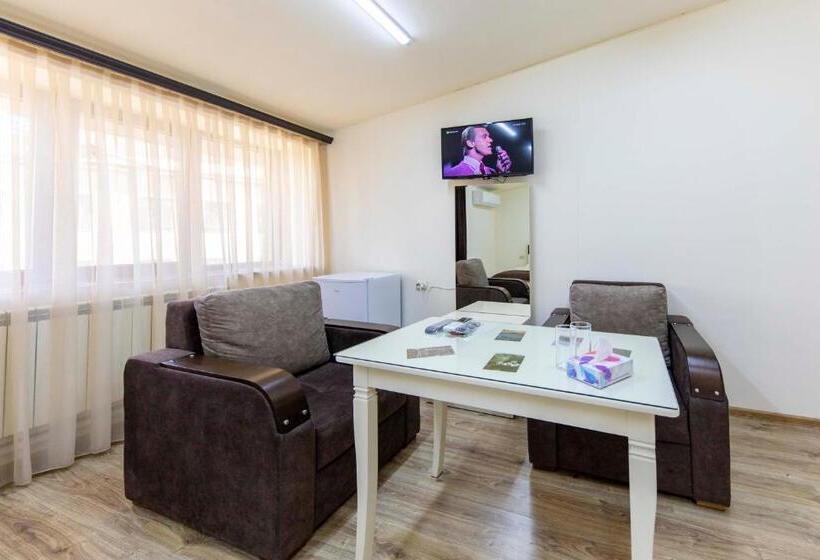 호스텔 Tatev Hotel And Tours