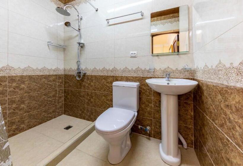 호스텔 Tatev Hotel And Tours