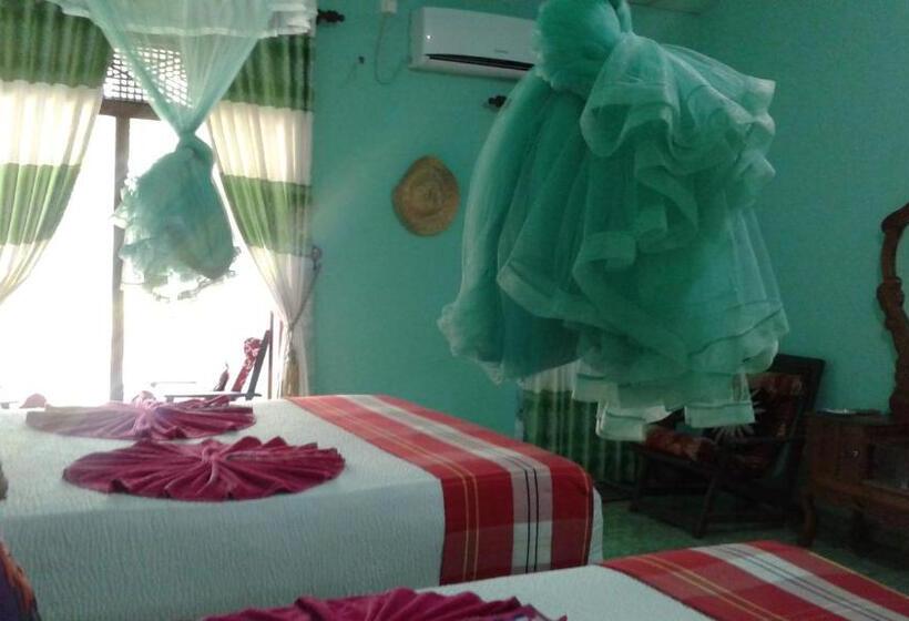 Bed and Breakfast Flower Inn