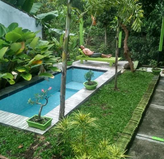 تختخواب و صبحانه Quinn Homestay