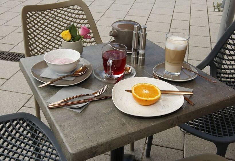 Amelie No 1 Hotel & Appartements