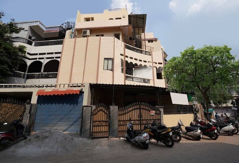 هتل Super Townhouse Townvilla Guesthouse