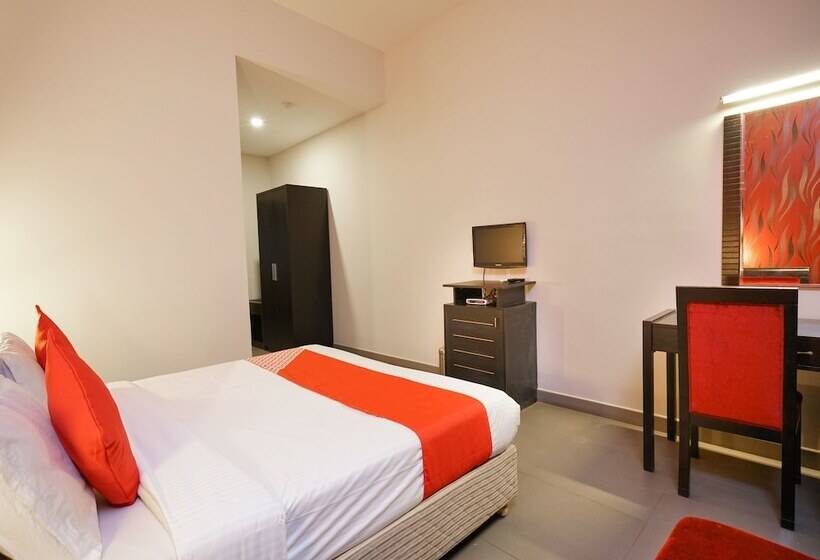 Super Hotel O Mookkannoor Tourist Home