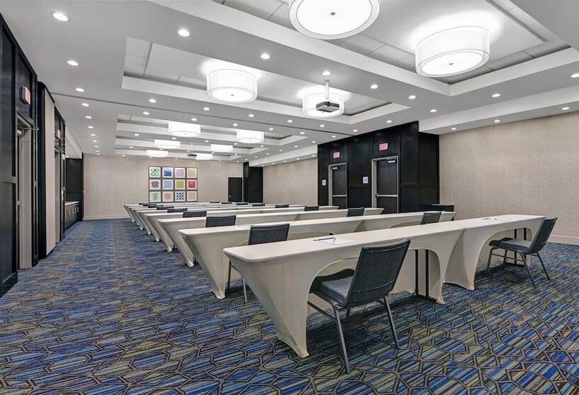 호텔 Holiday Inn Express & Suites Memorial – Citycentre, An Ihg