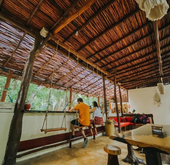 هتل Hostal Mulut Tulum