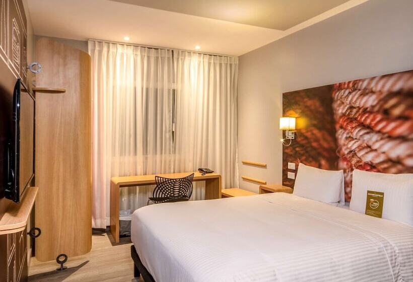 هتل Ibis Quito