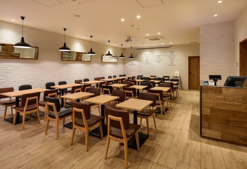 Отель Monday Tokyo Nishikasai