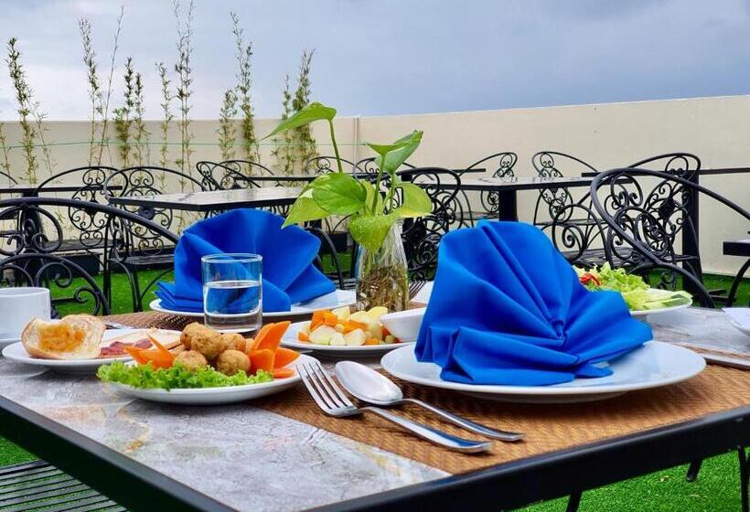 هتل Nostalgia Boutique