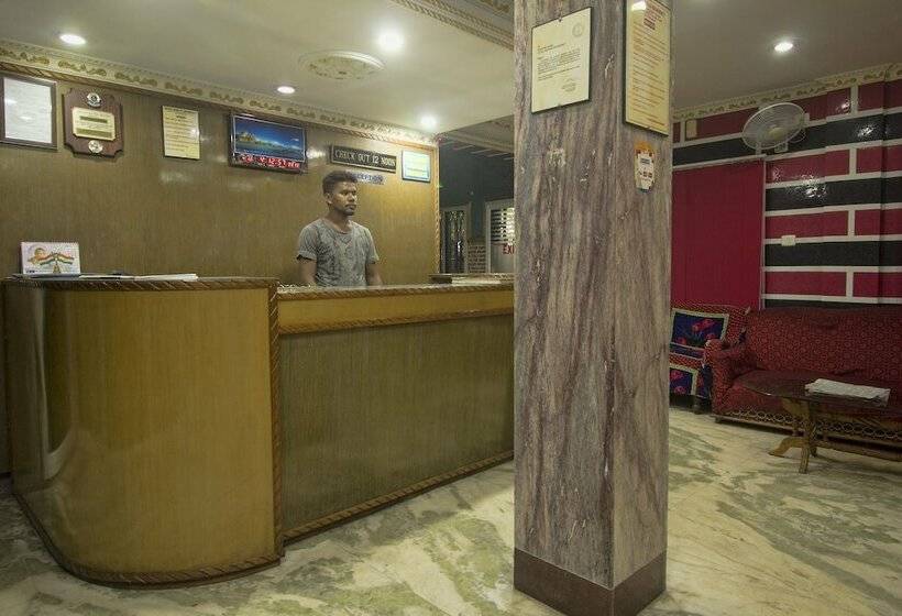 Отель Oyo 16794 Bidhan Residency