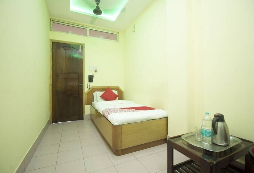 Отель Oyo 16794 Bidhan Residency