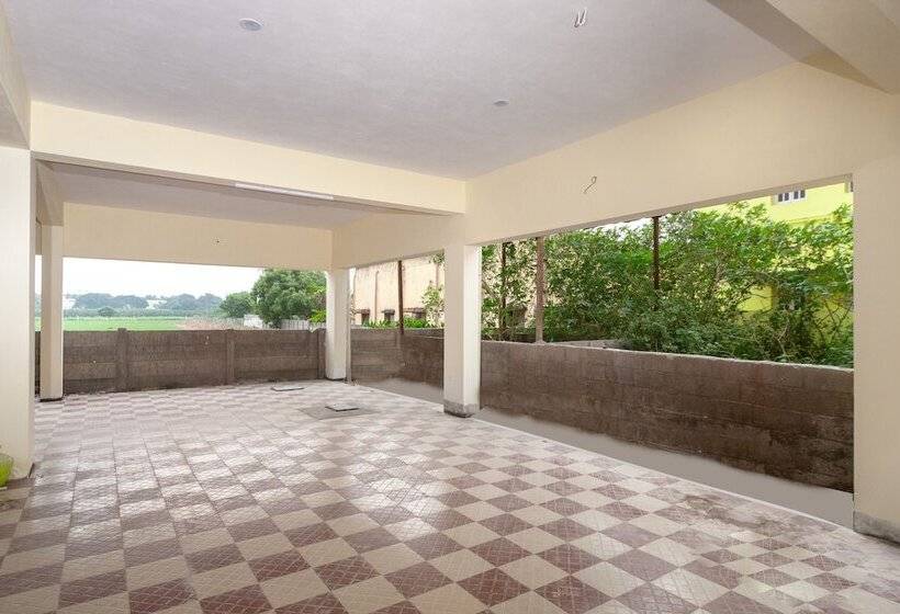 Отель Oyo 19760 Passion Paradise