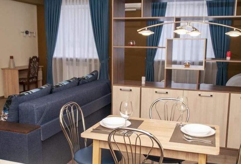 هتل Prestige Apartments Kalnyshevskogo