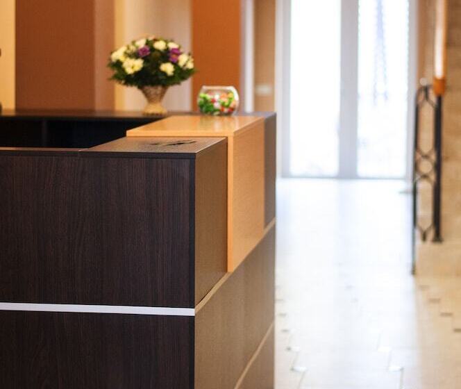 هتل Prestige Apartments Kalnyshevskogo