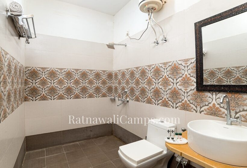 Отель Ratnawali Camps